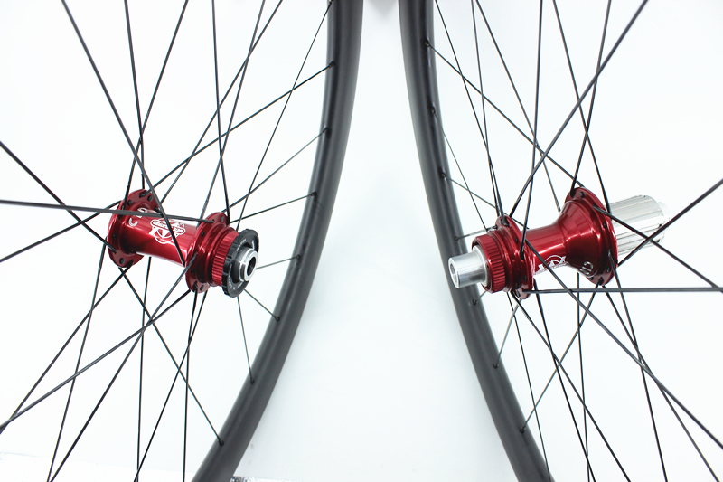Ultralight carbon wheelset