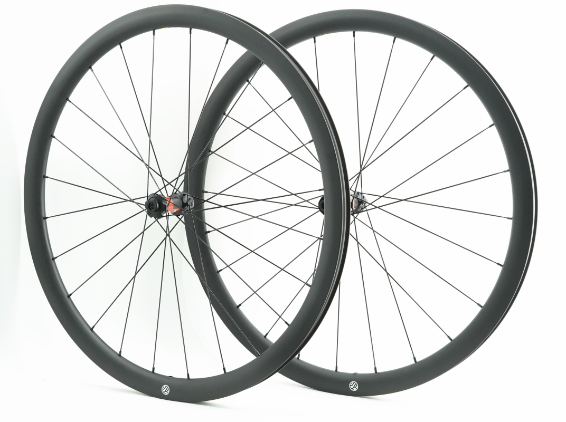 700C Carbon Fiber wheels