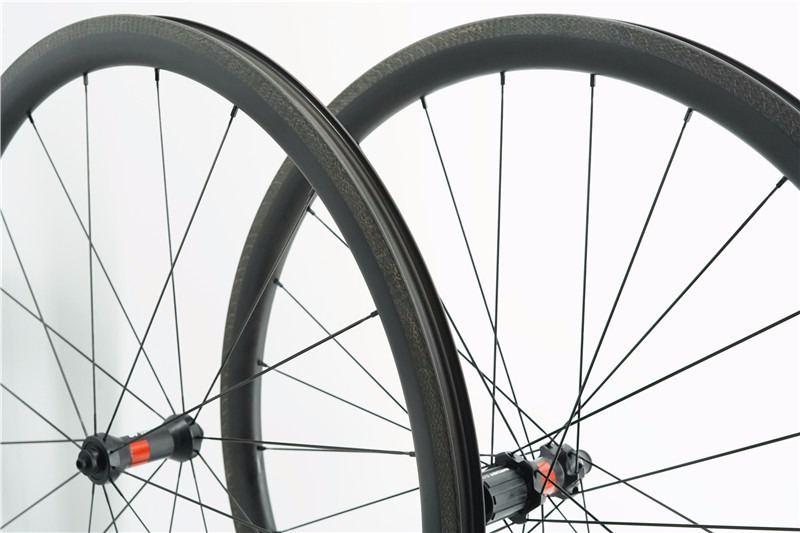 Road bike wheelset